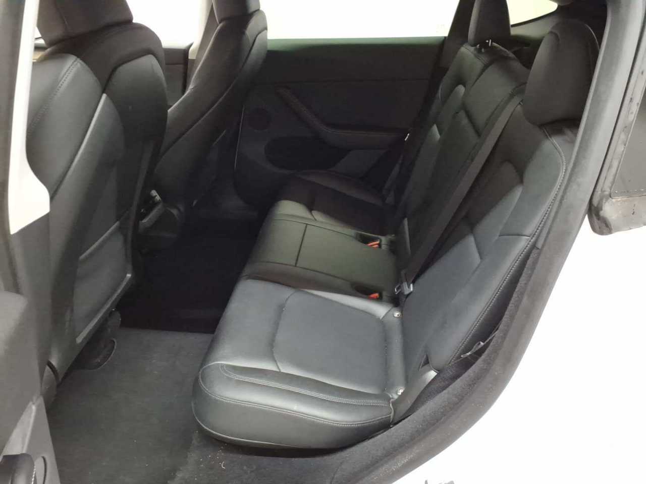 Tesla Model Y Long Range Dual Motor AWD 13