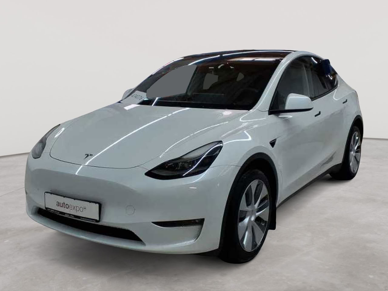 Tesla Model Y Long Range Dual Motor AWD 2