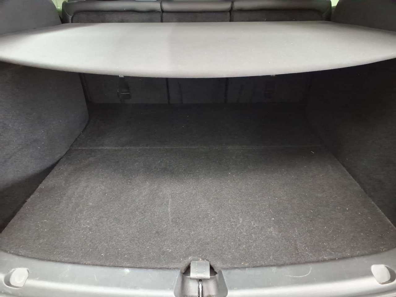 Tesla Model Y Long Range Dual Motor AWD 16