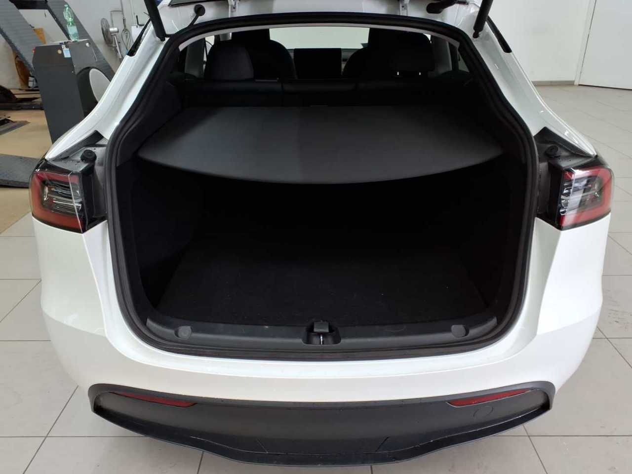 Tesla Model Y Long Range Dual Motor AWD 15