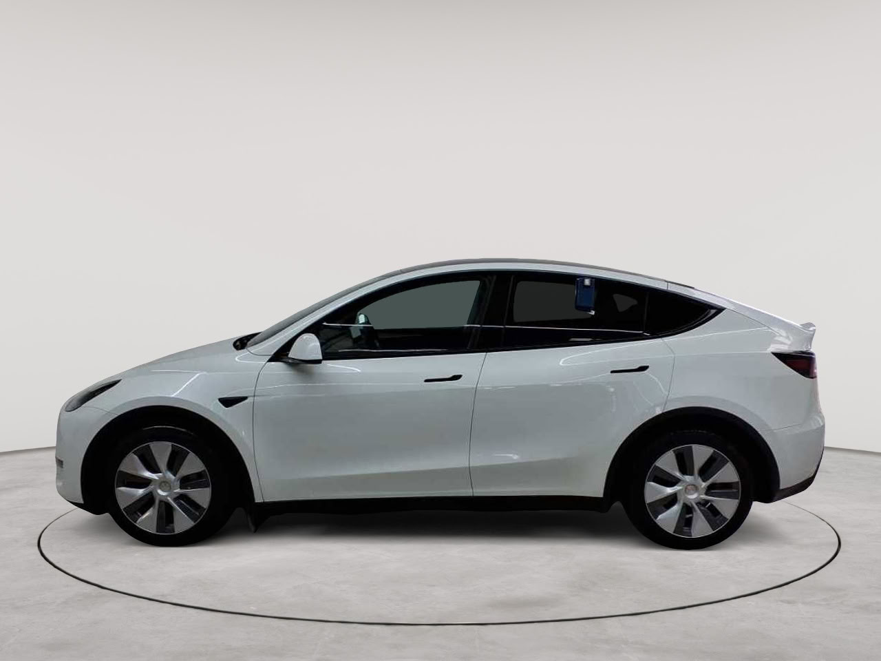 Tesla Model Y Long Range Dual Motor AWD 6