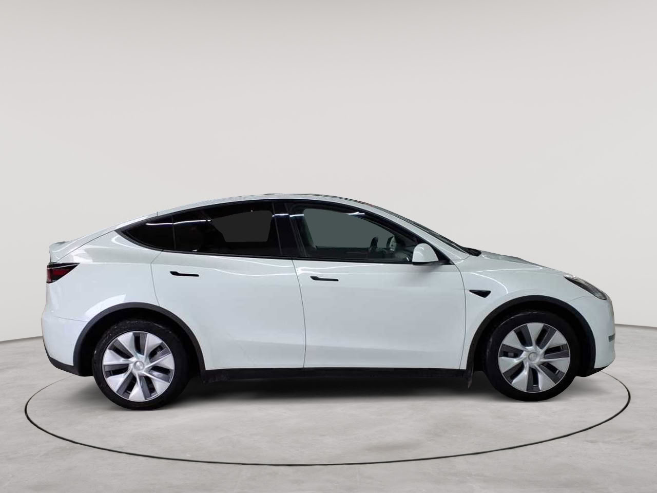 Tesla Model Y Long Range Dual Motor AWD 3