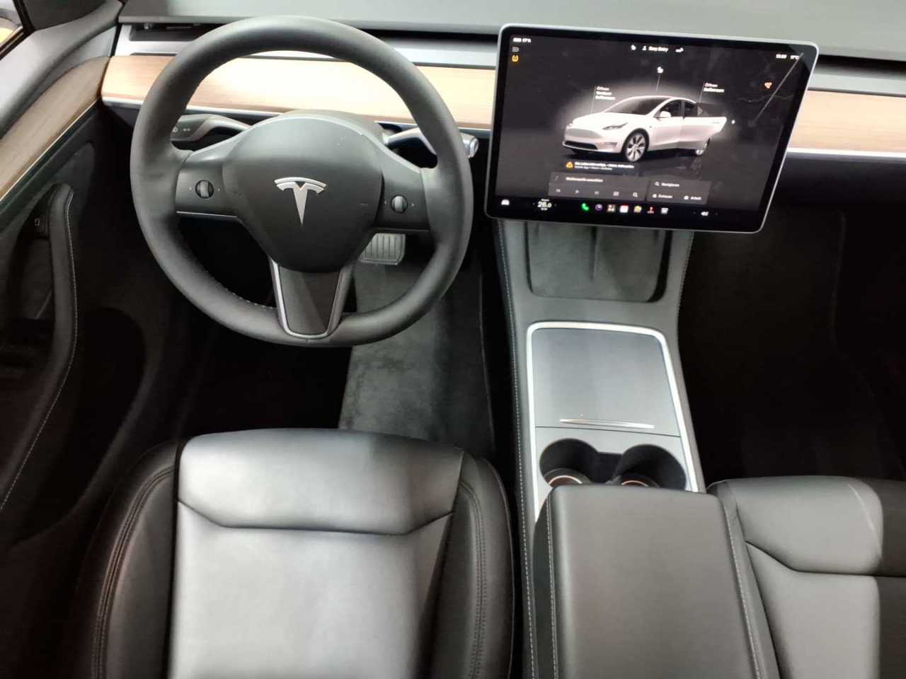 Tesla Model Y Long Range Dual Motor AWD 10