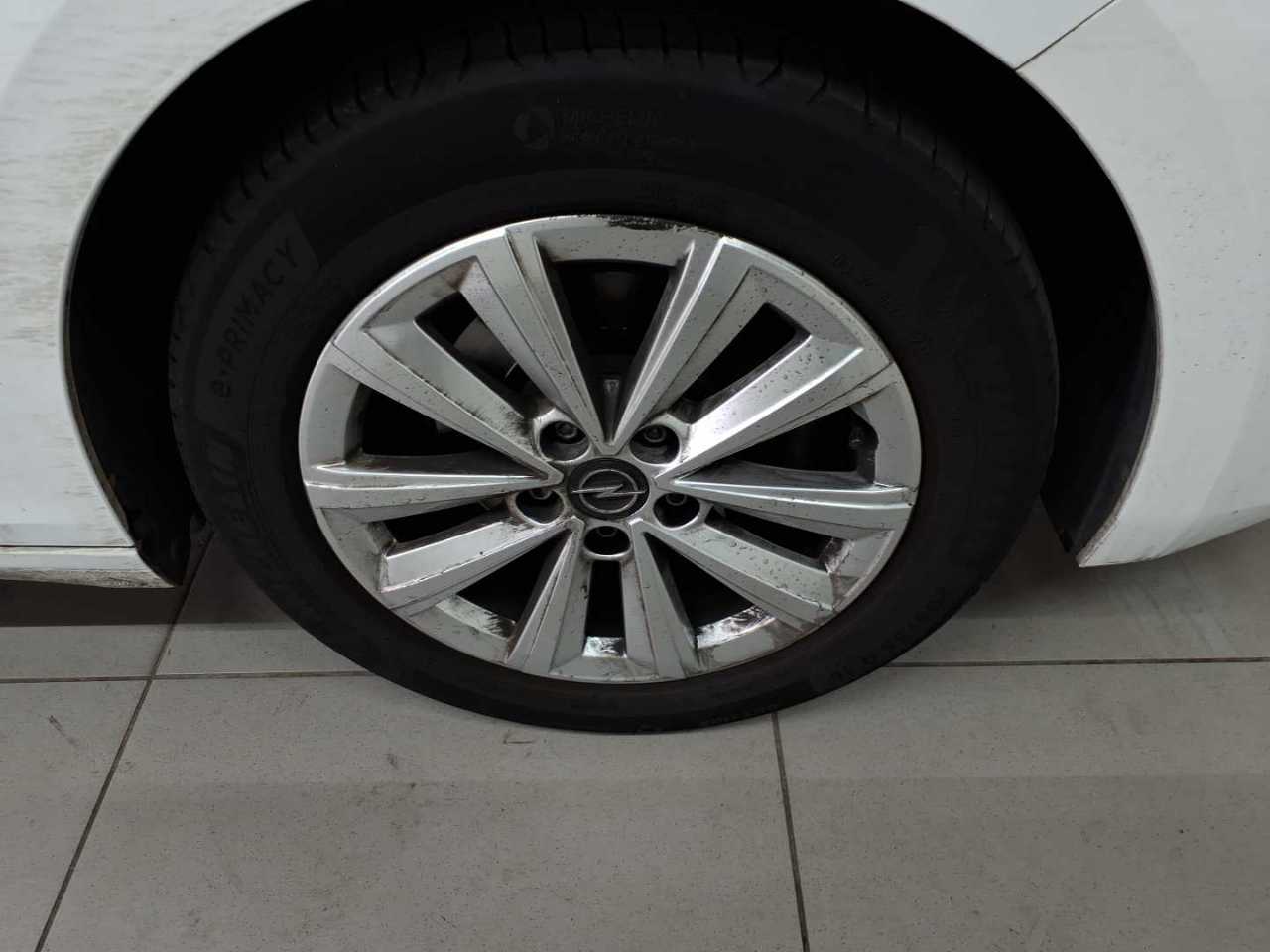 Opel Astra 1.2 Turbo Business Edition 16
