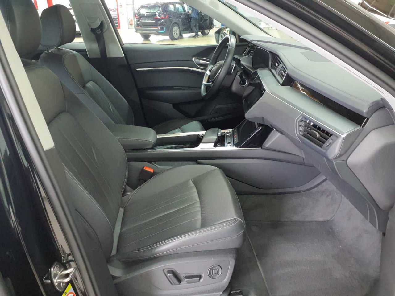 Audi Q8 e-tron Sportback 55 quattro advanced 7