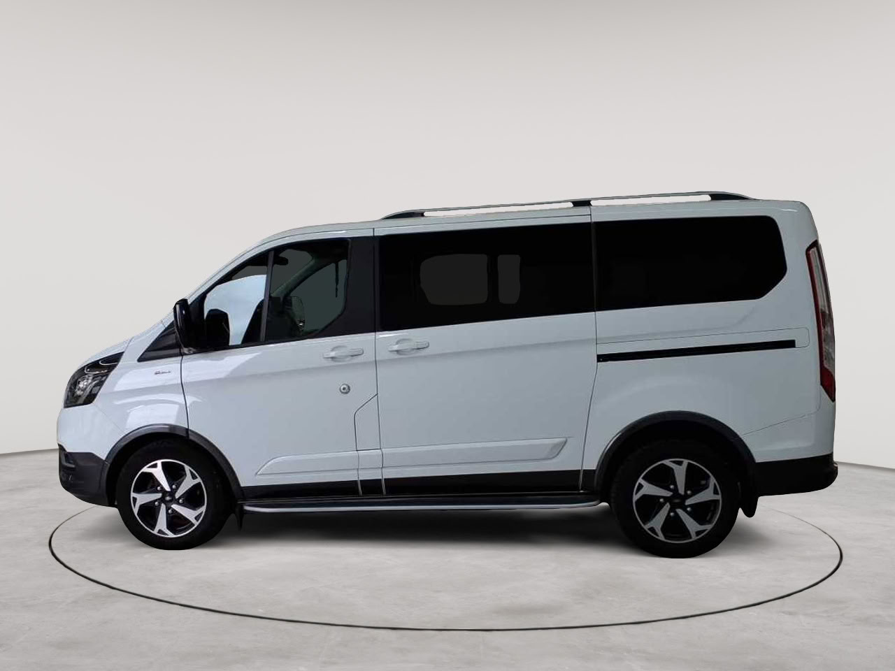 Ford Tourneo Custom 320 L1H1 VA Autm. Active 6