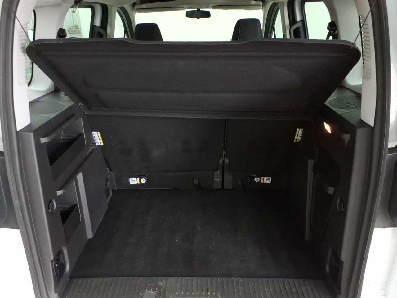 Ford Tourneo Courier 1.5 TDCi S&S Trend 15