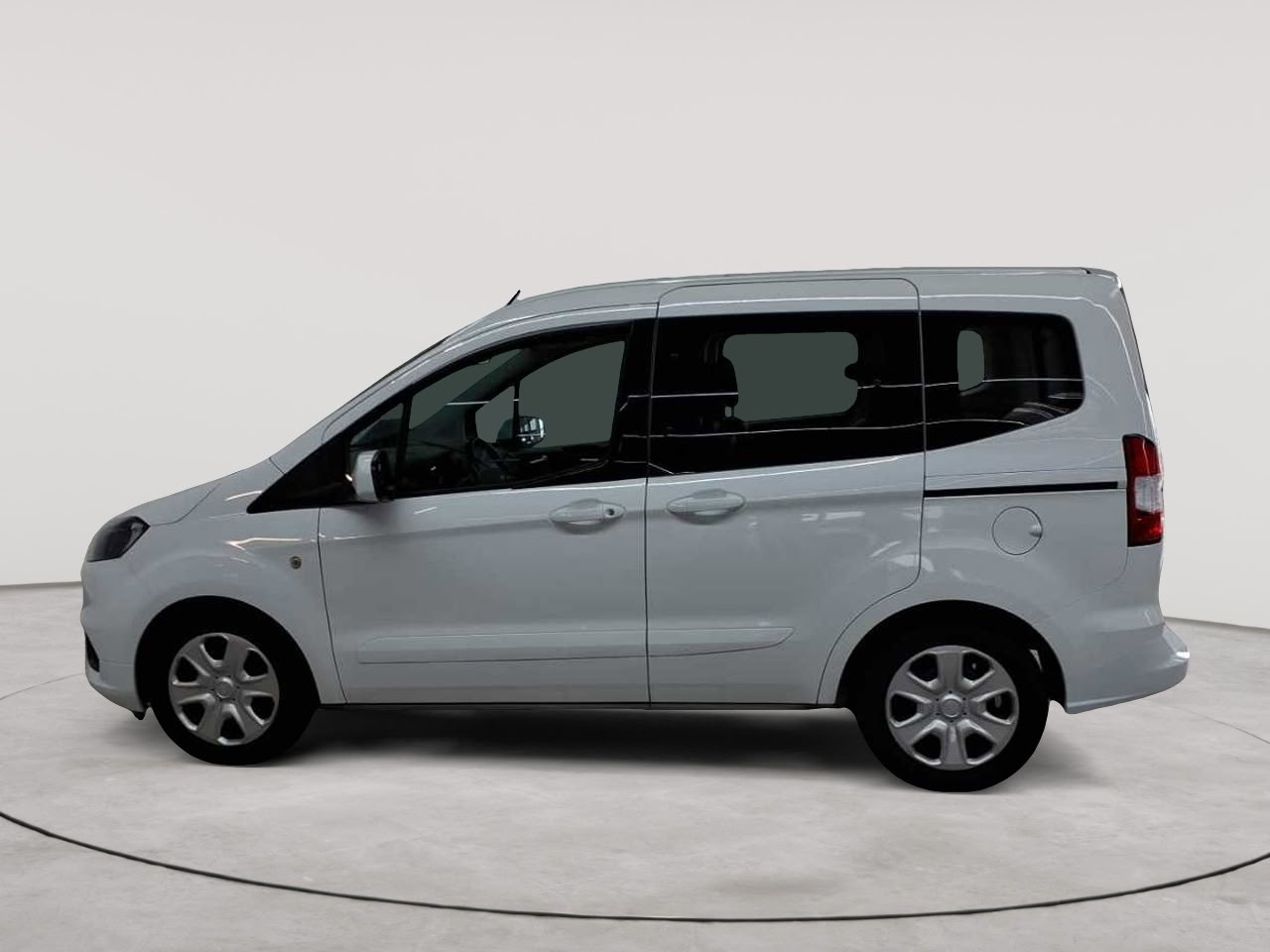 Ford Tourneo Courier 1.5 TDCi S&S Trend 6