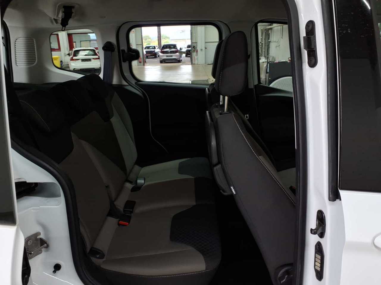 Ford Tourneo Courier 1.5 TDCi S&S Trend 14