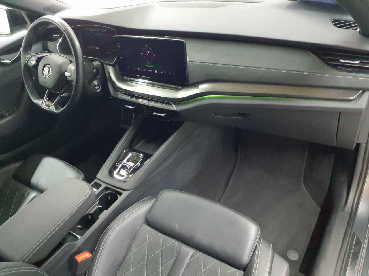 Skoda Octavia Combi 2.0 TDI DSG RS 9