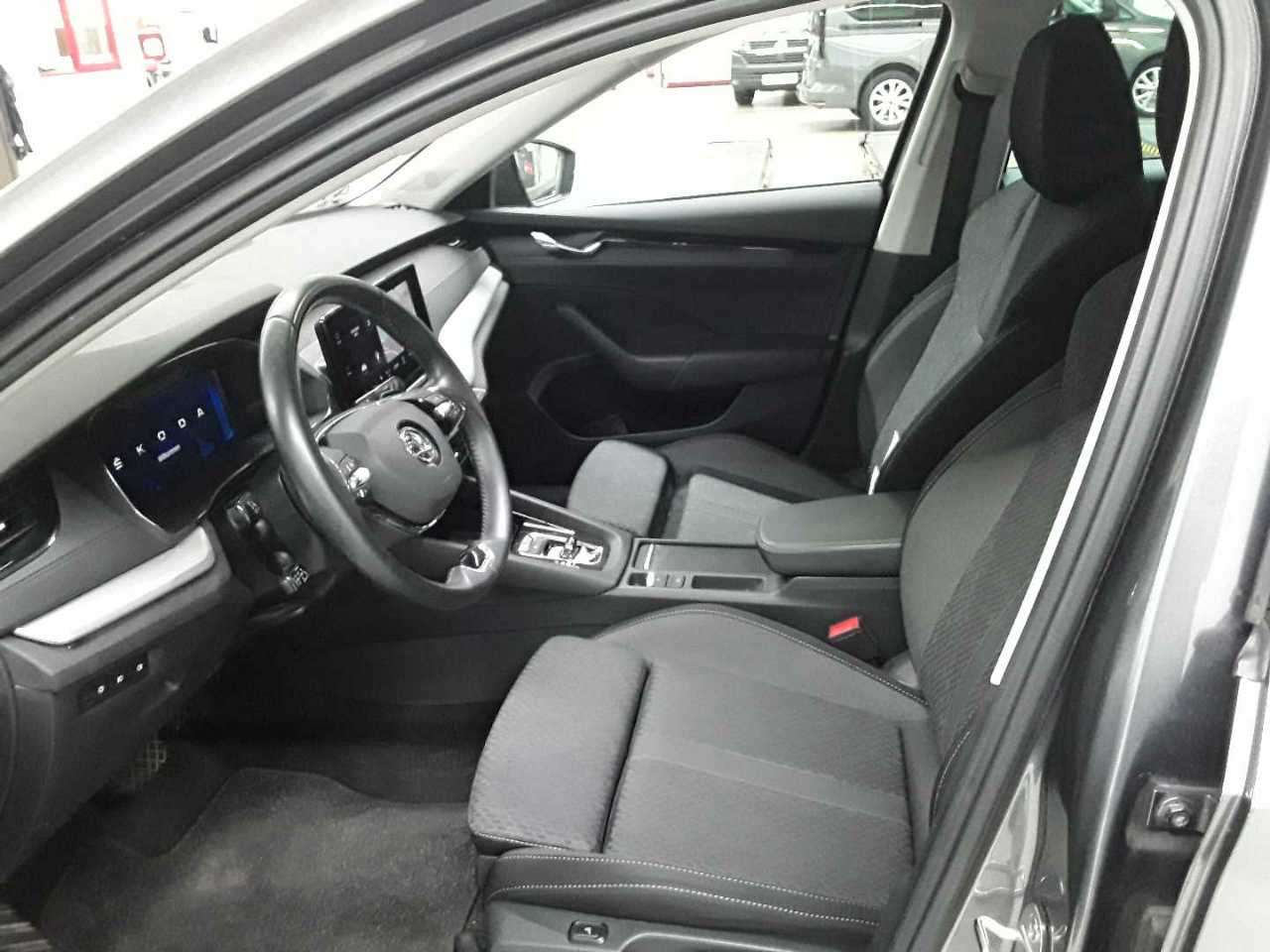 Skoda Octavia Combi 2.0 TDI DSG Ambition 7