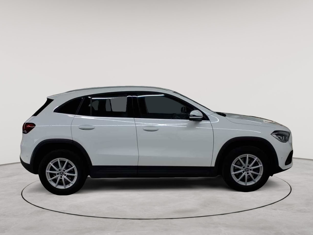 Mercedes-Benz GLA 200 d 8G-DCT 3