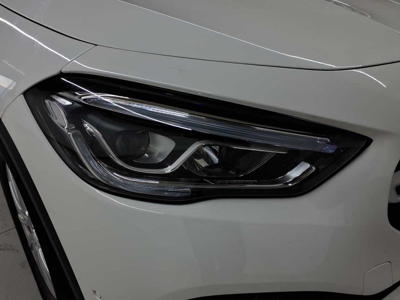 Mercedes-Benz GLA 200 d 8G-DCT 17