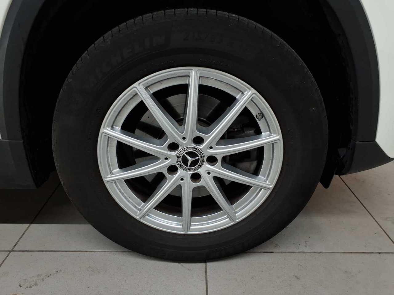 Mercedes-Benz GLA 200 d 8G-DCT 16