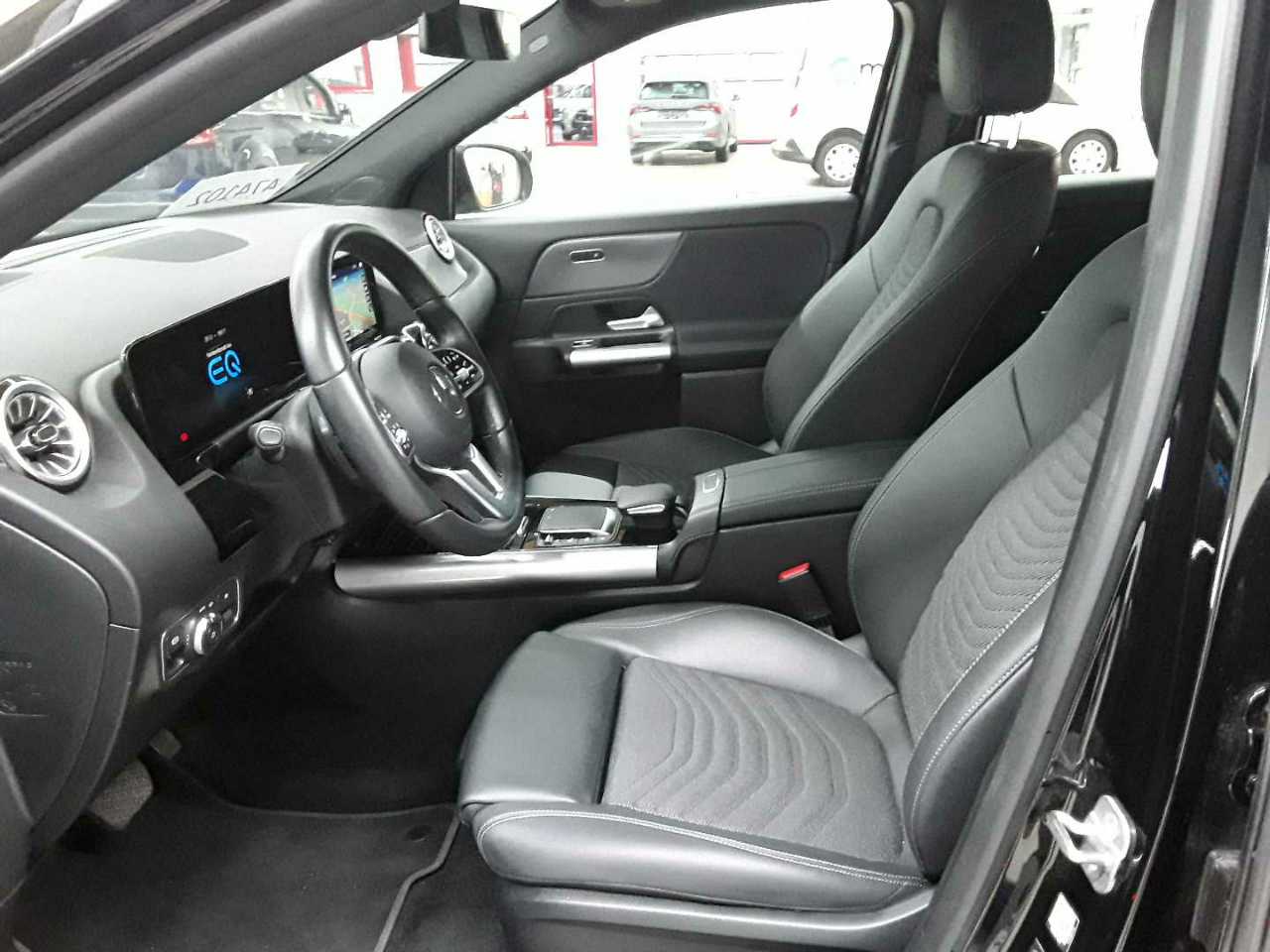 Mercedes-Benz EQA 250 Progressive 7