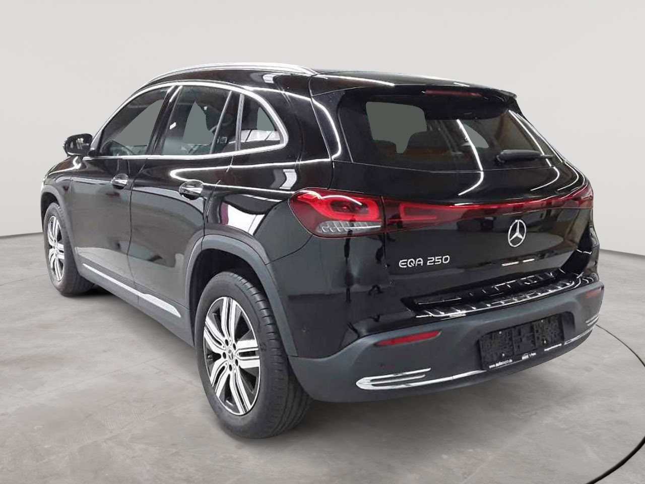 Mercedes-Benz EQA 250 Progressive 5