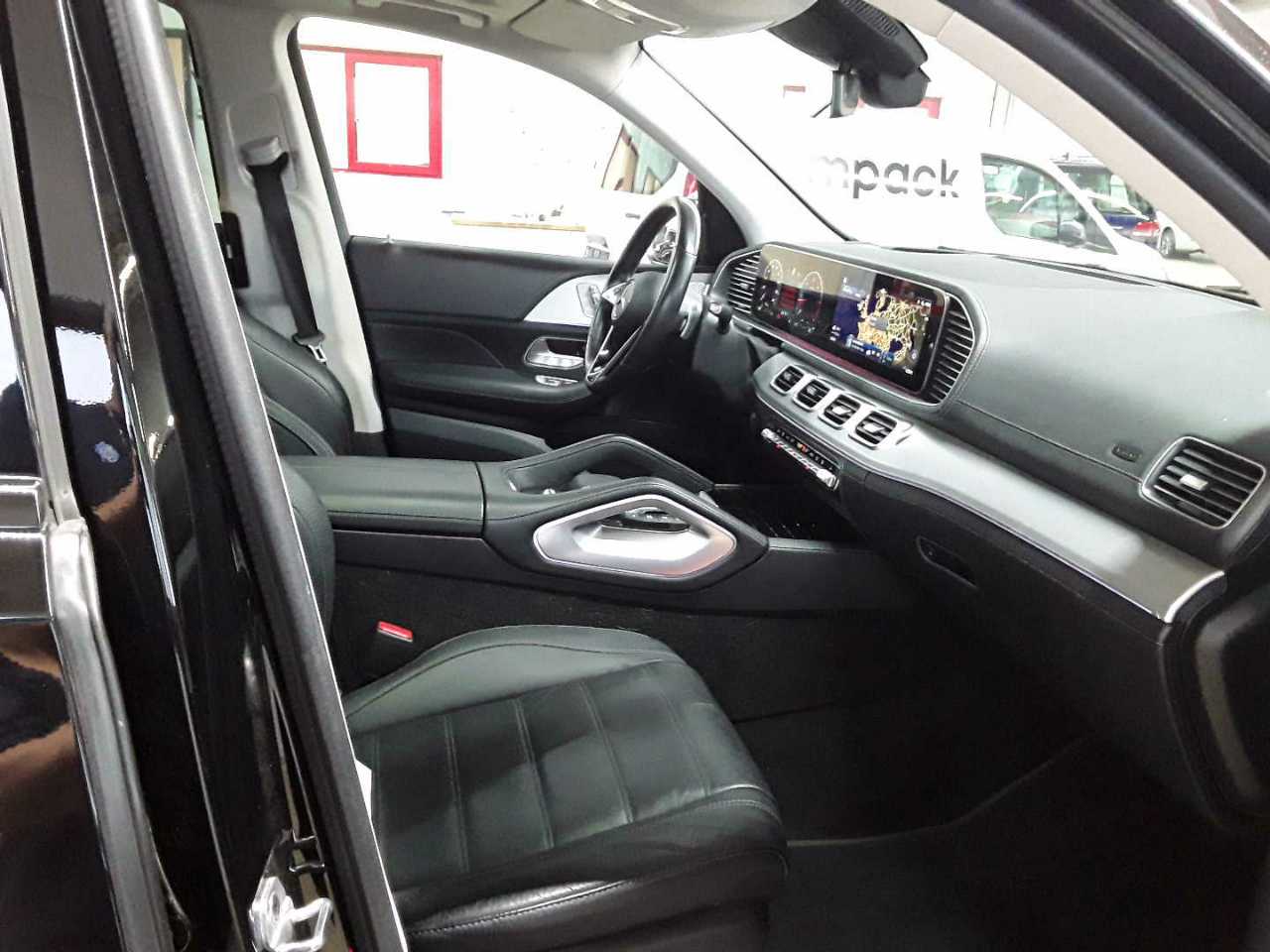 Mercedes-Benz GLE 300 d 4Matic 9G-TRONIC AMG Line Advanced Plus 8