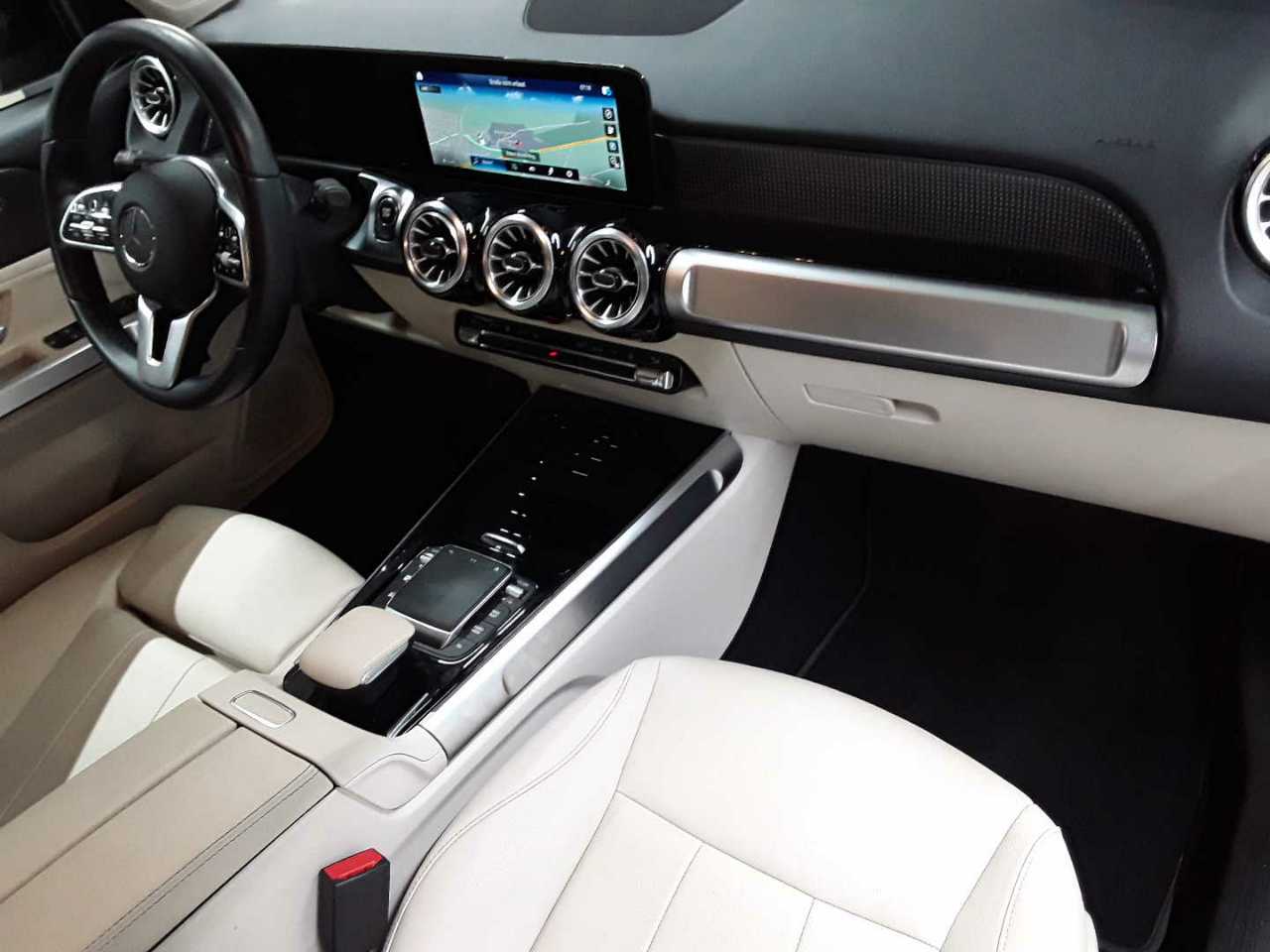 Mercedes-Benz EQB 250 Progressive 9