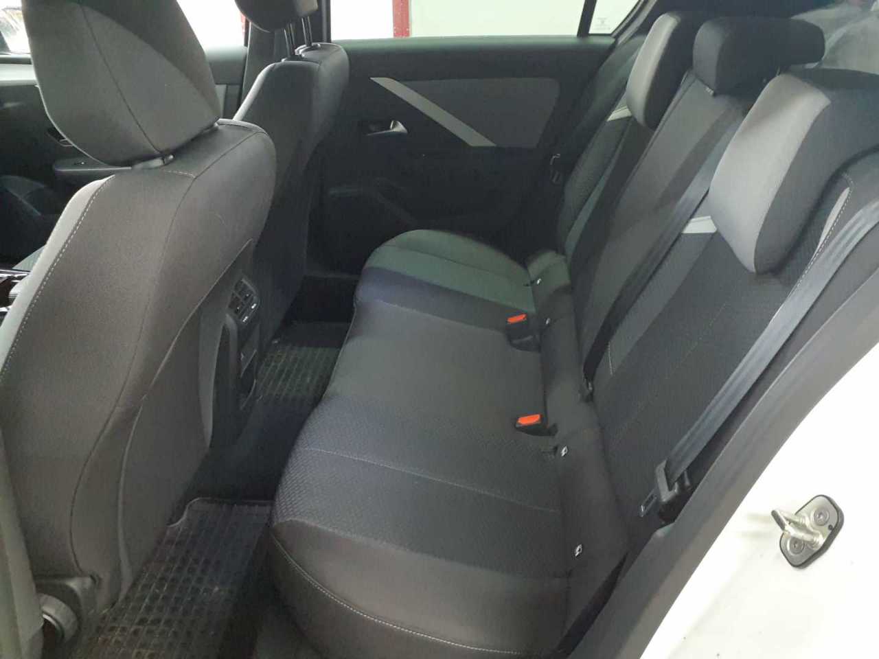 Opel Astra 1.2 Turbo Business Edition 14