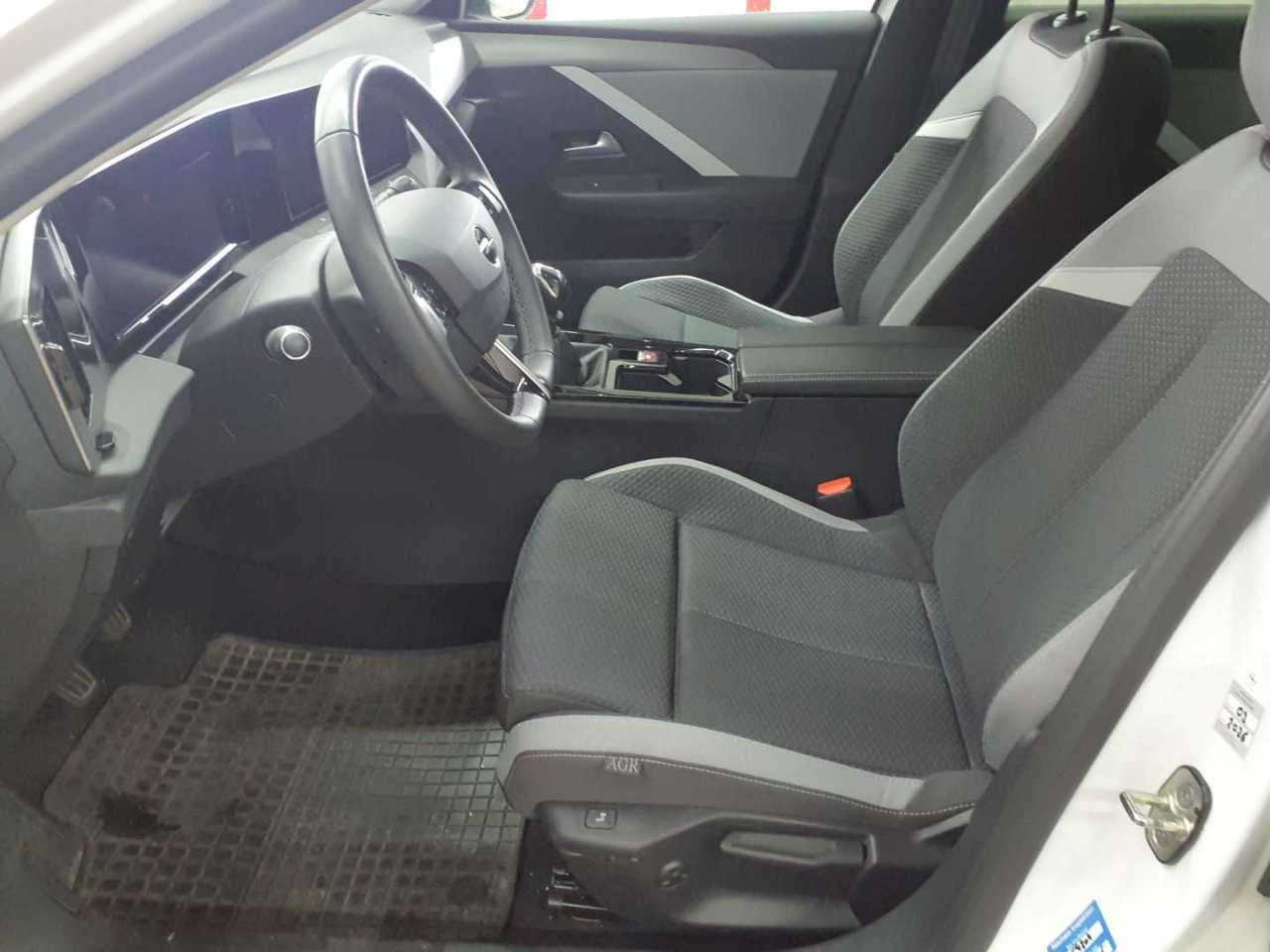 Opel Astra 1.2 Turbo Business Edition 8