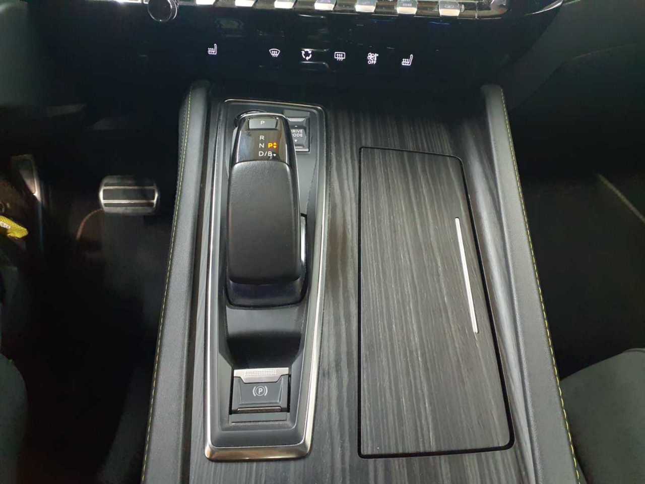 Peugeot 508 SW Hybrid 360 e-EAT8 PEUGEOT SPORT ENGINEERED 10