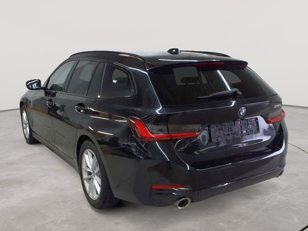 BMW 330e Touring Aut. 5