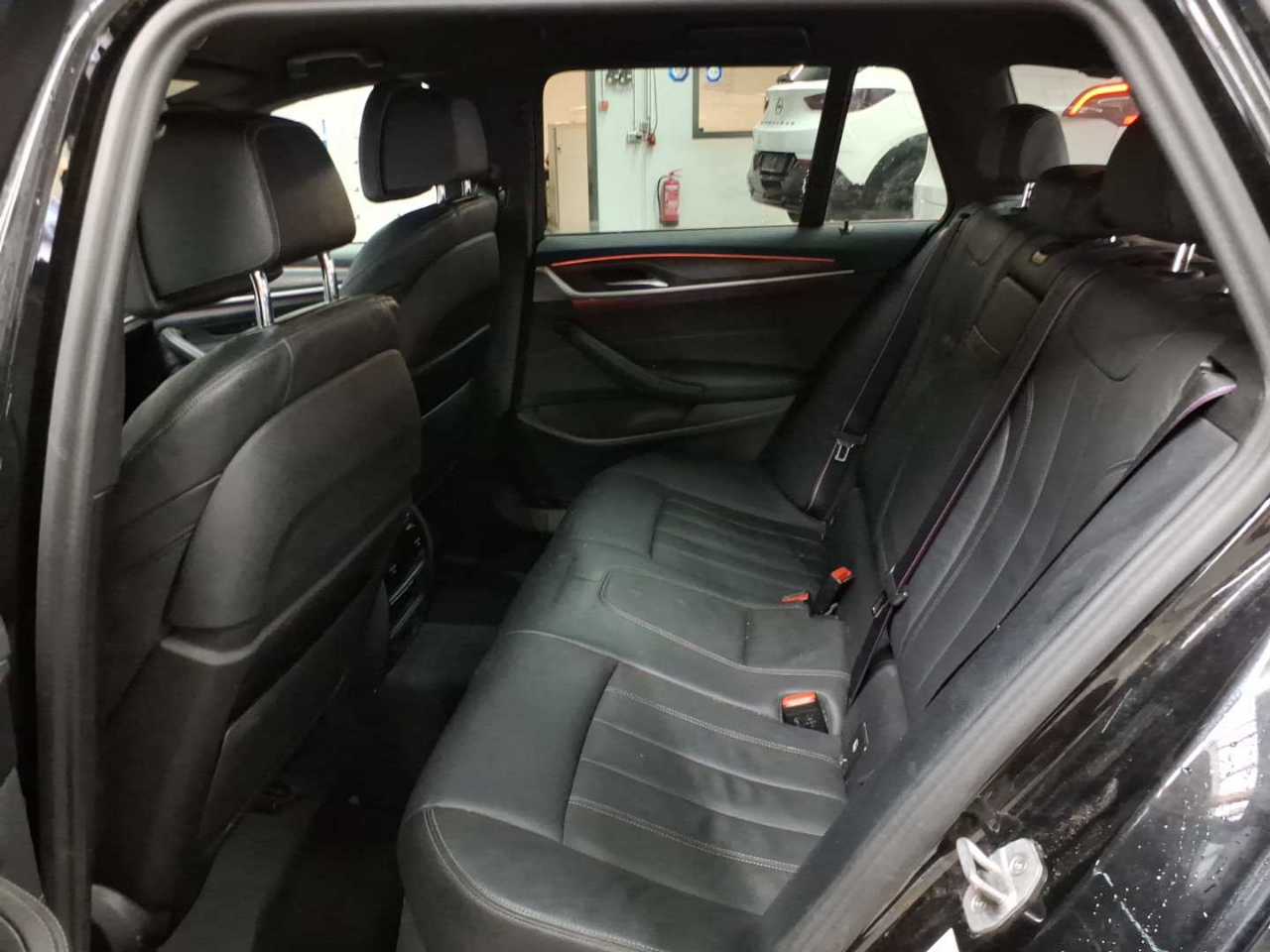 BMW 530i xDrive Touring Aut. 13