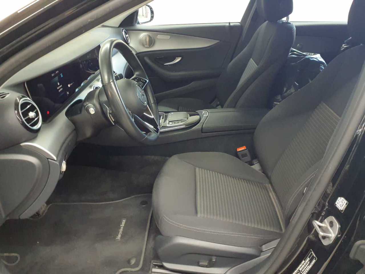 Mercedes-Benz E 300 e 9G-TRONIC 8