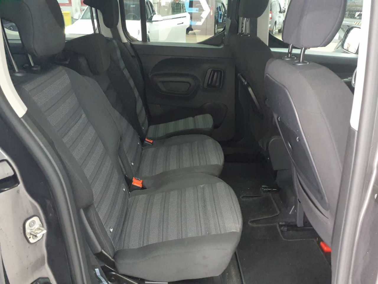 Opel Combo e-Life XL Ultimate 13
