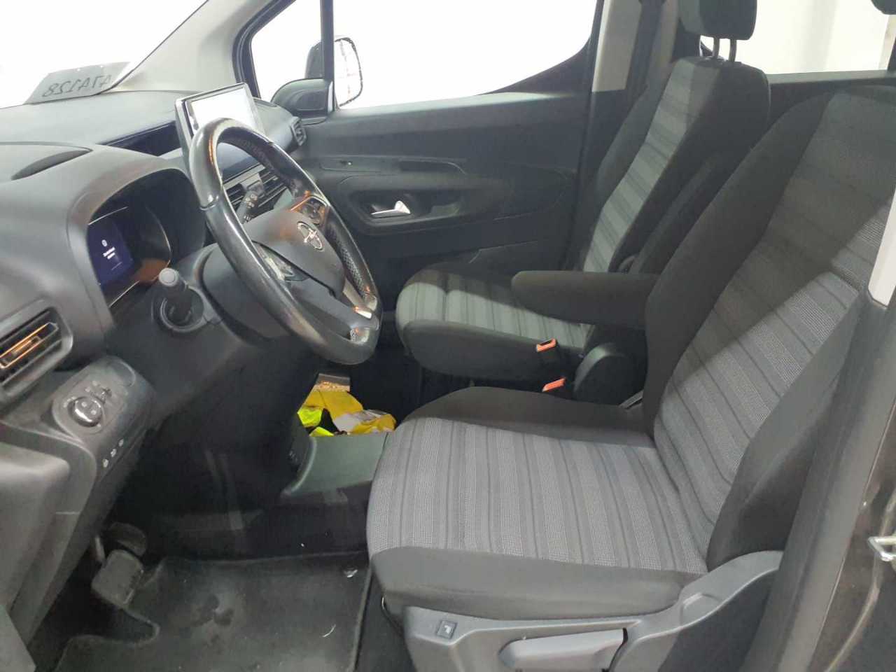 Opel Combo e-Life XL Ultimate 8