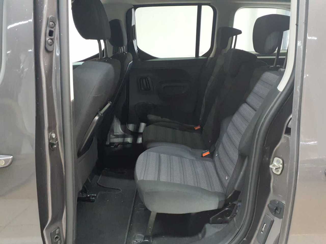 Opel Combo e-Life XL Ultimate 14