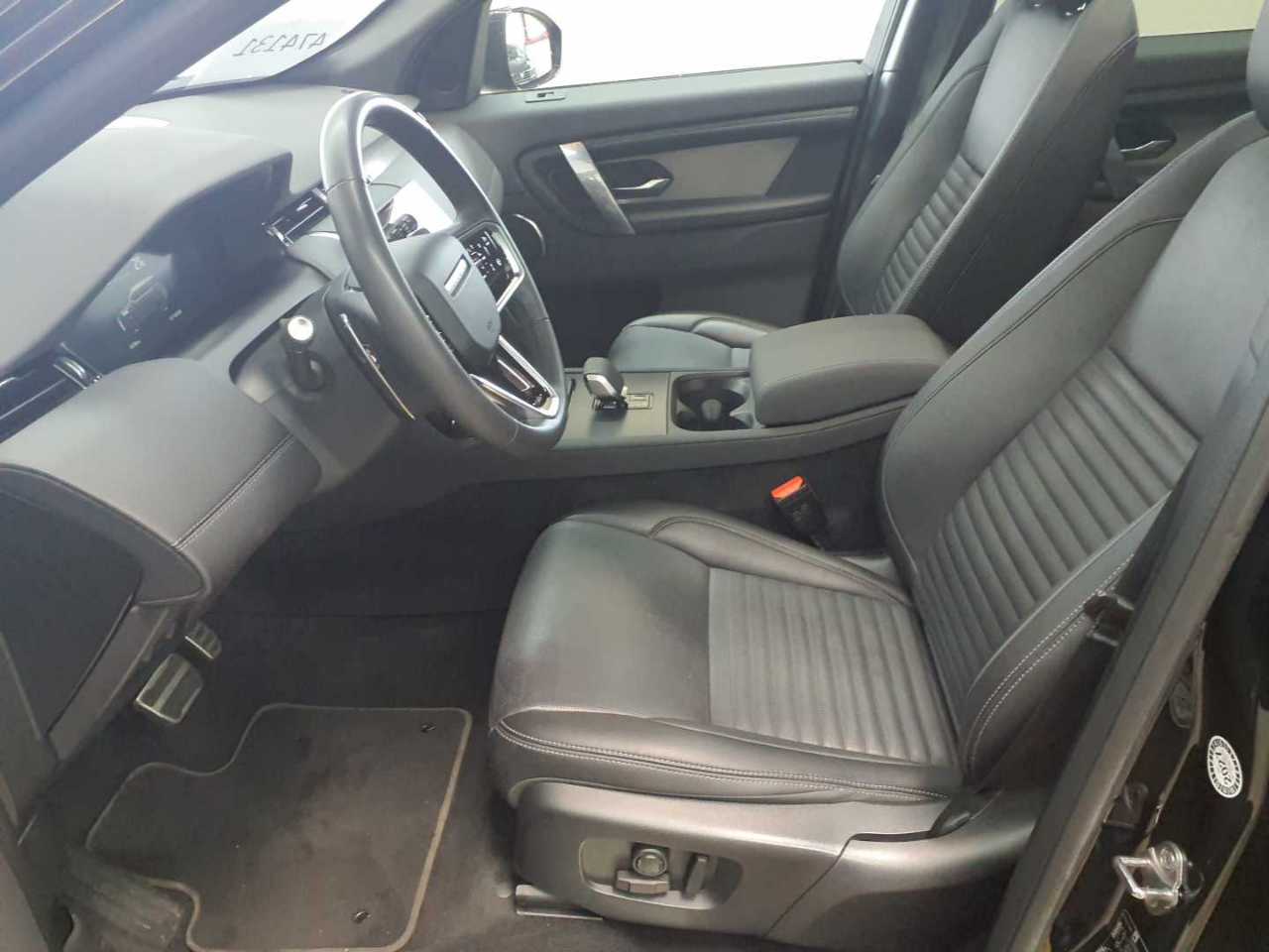Land Rover Discovery Sport P270e Dynamic SE 8