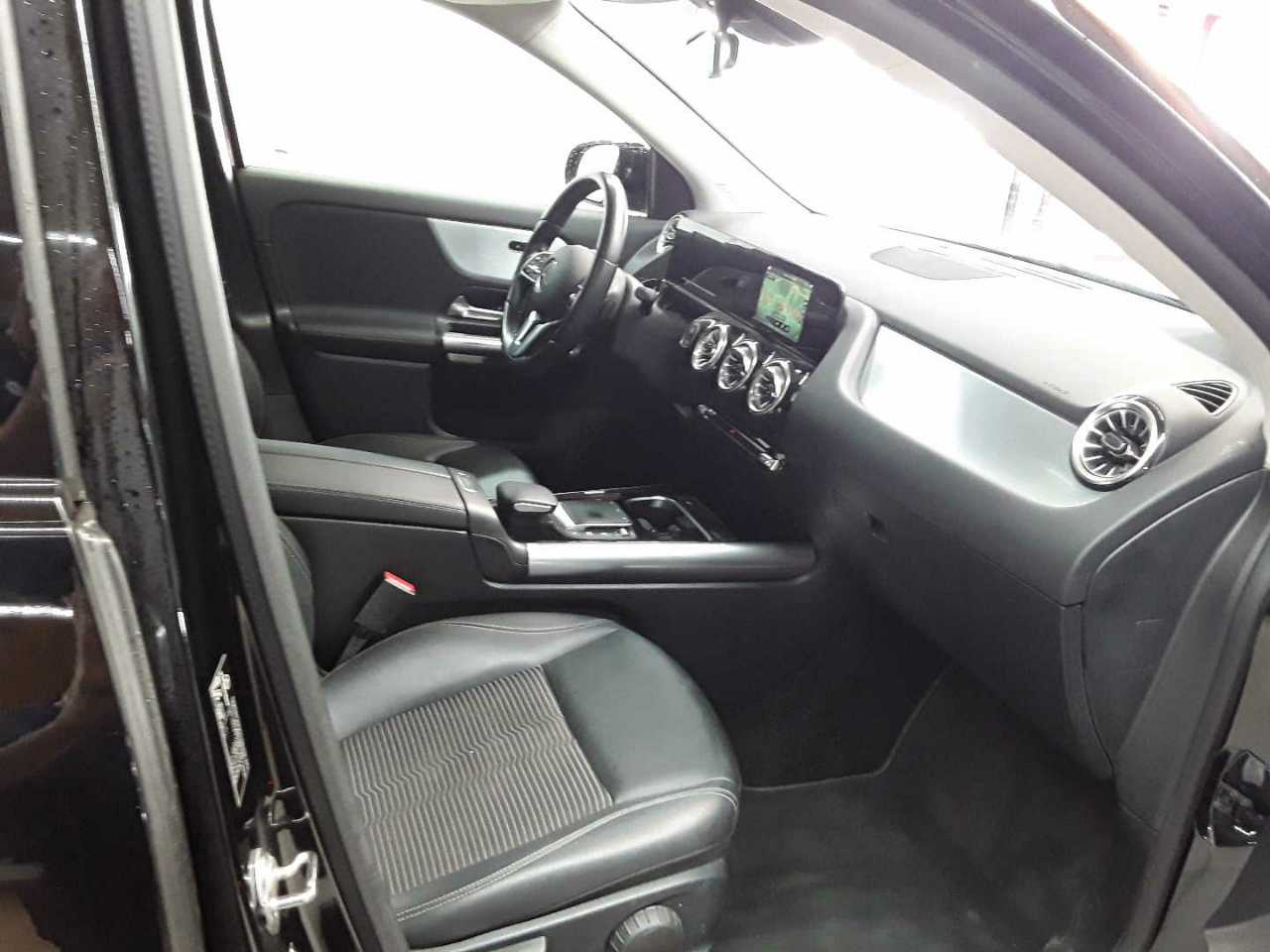Mercedes-Benz GLA 200 4Matic 8G-DCT Progressive 8