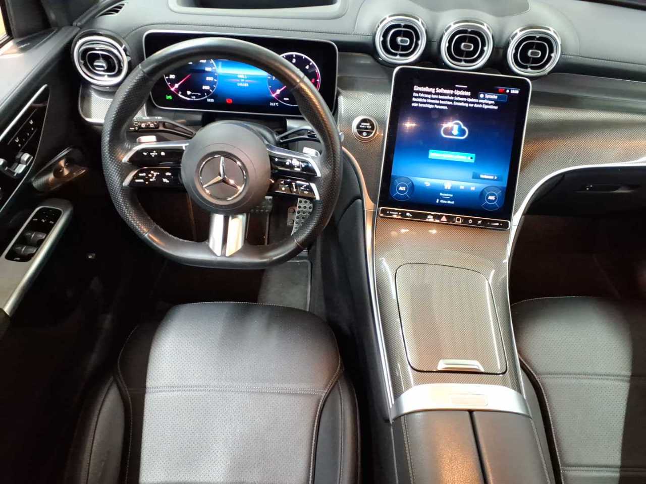 Mercedes-Benz GLC 220 d 4Matic 9G-TRONIC AMG Line Advanced 10