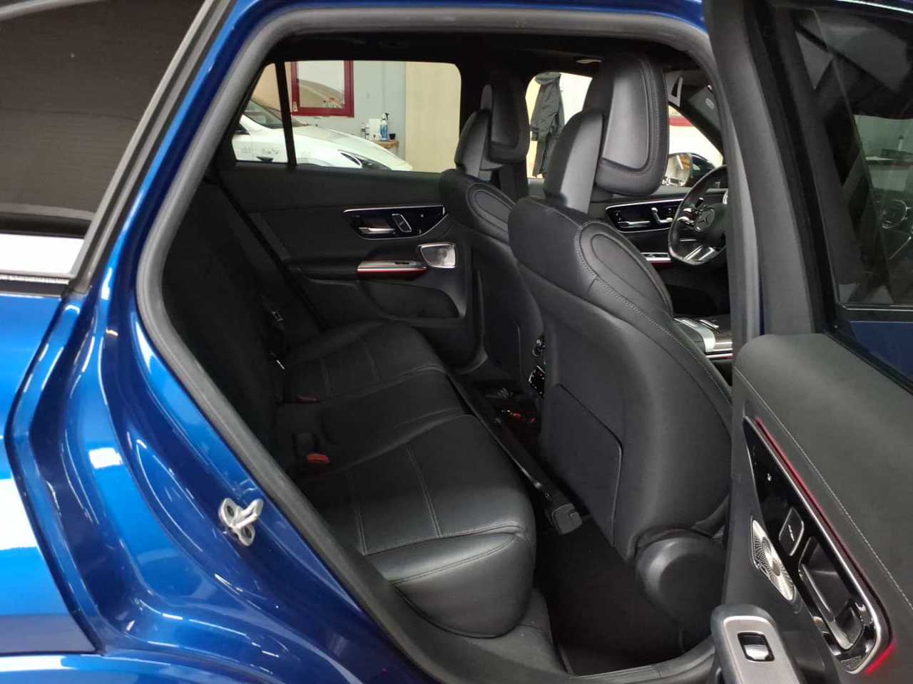 Mercedes-Benz GLC 300 d 4Matic 9G-TRONIC AMG Line Advanced 14