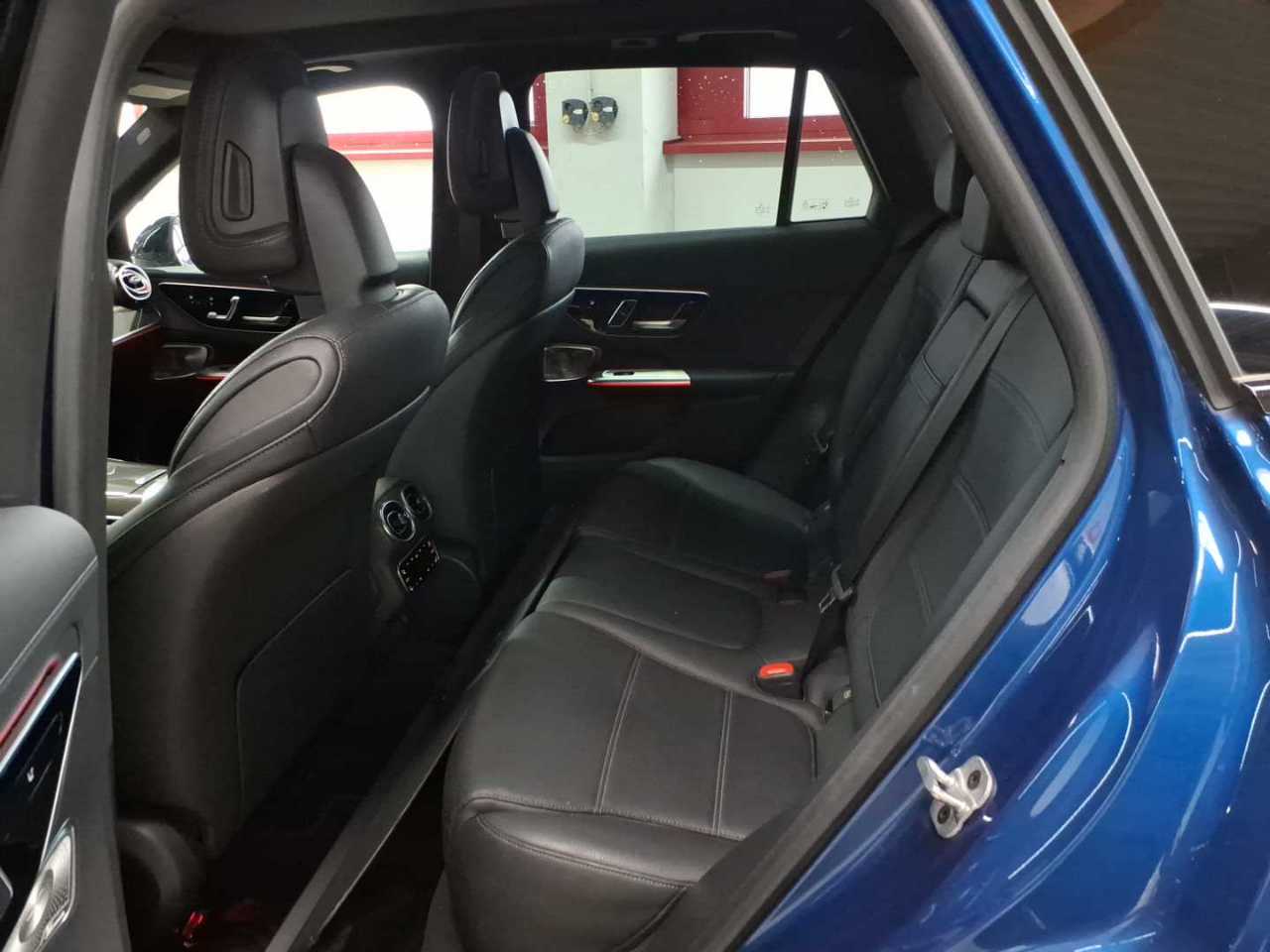 Mercedes-Benz GLC 300 d 4Matic 9G-TRONIC AMG Line Advanced 13