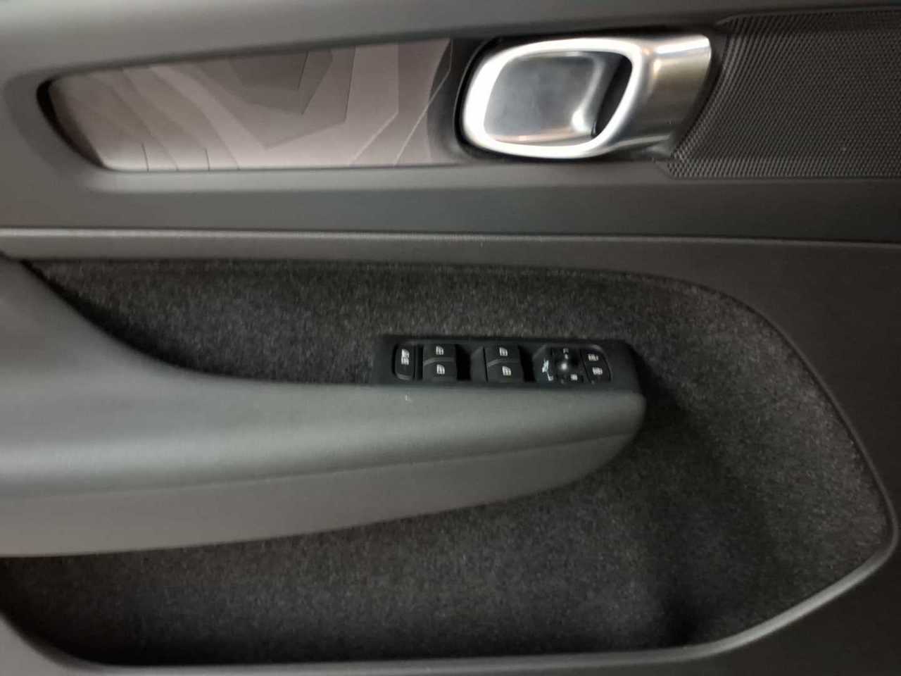 Volvo C40 Recharge Single Motor Plus 19
