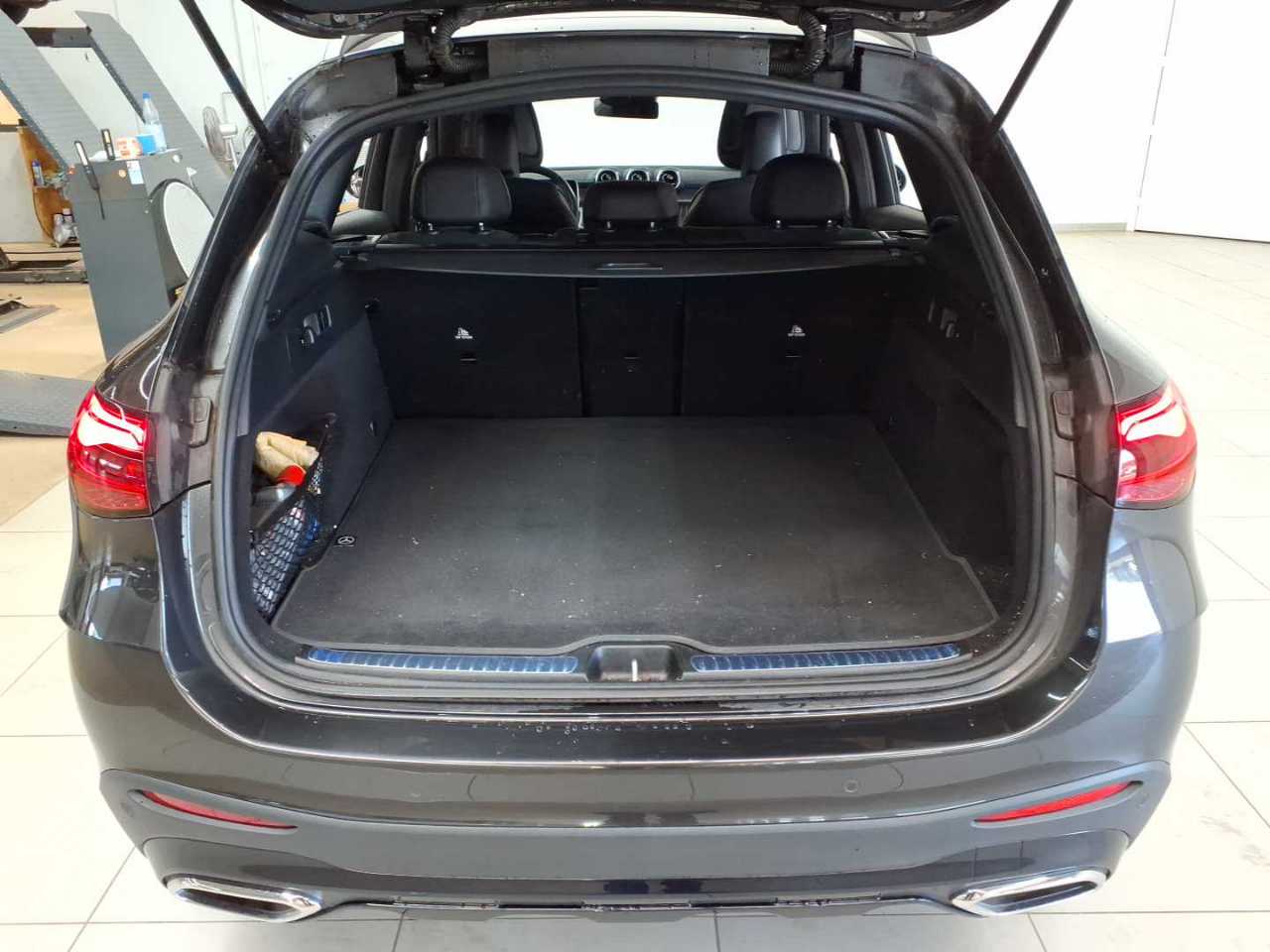 Mercedes-Benz GLC 220 d 4Matic 9G-TRONIC AMG Line Advanced 15