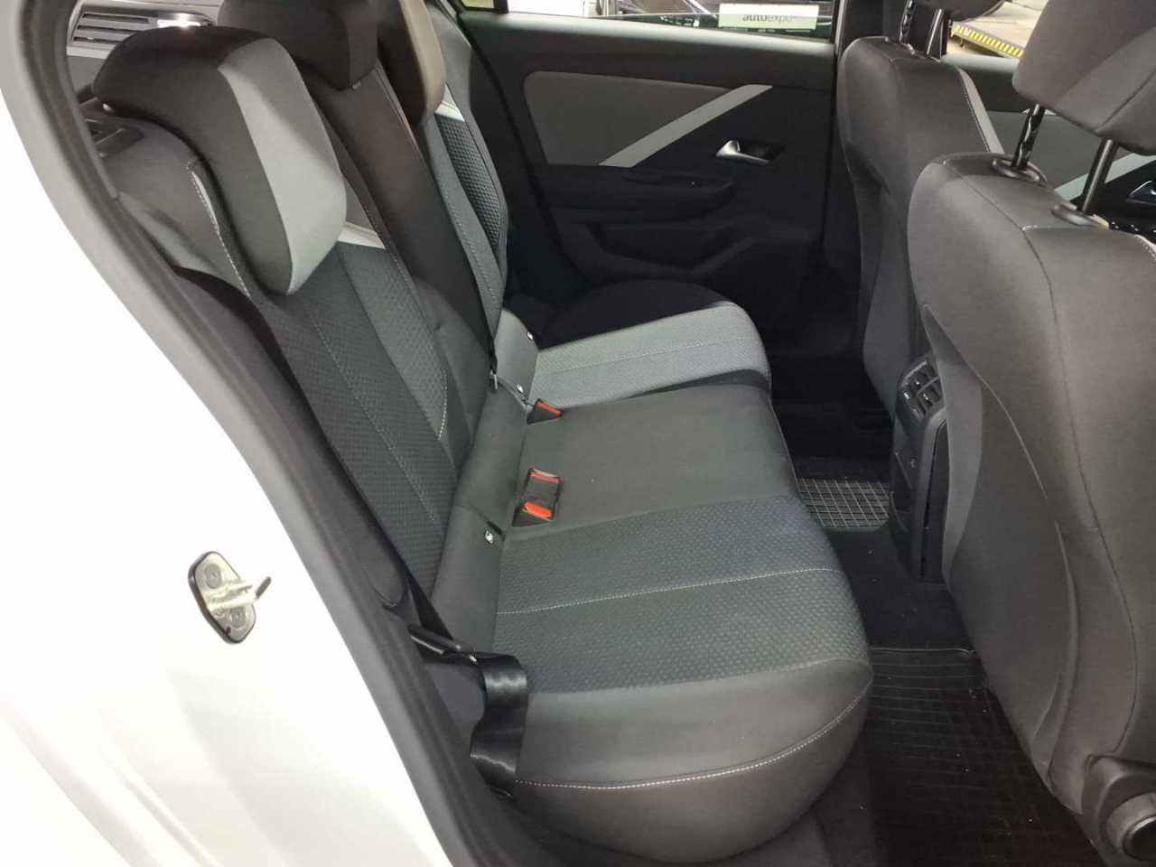 Opel Astra 1.2 Turbo Business Edition 14