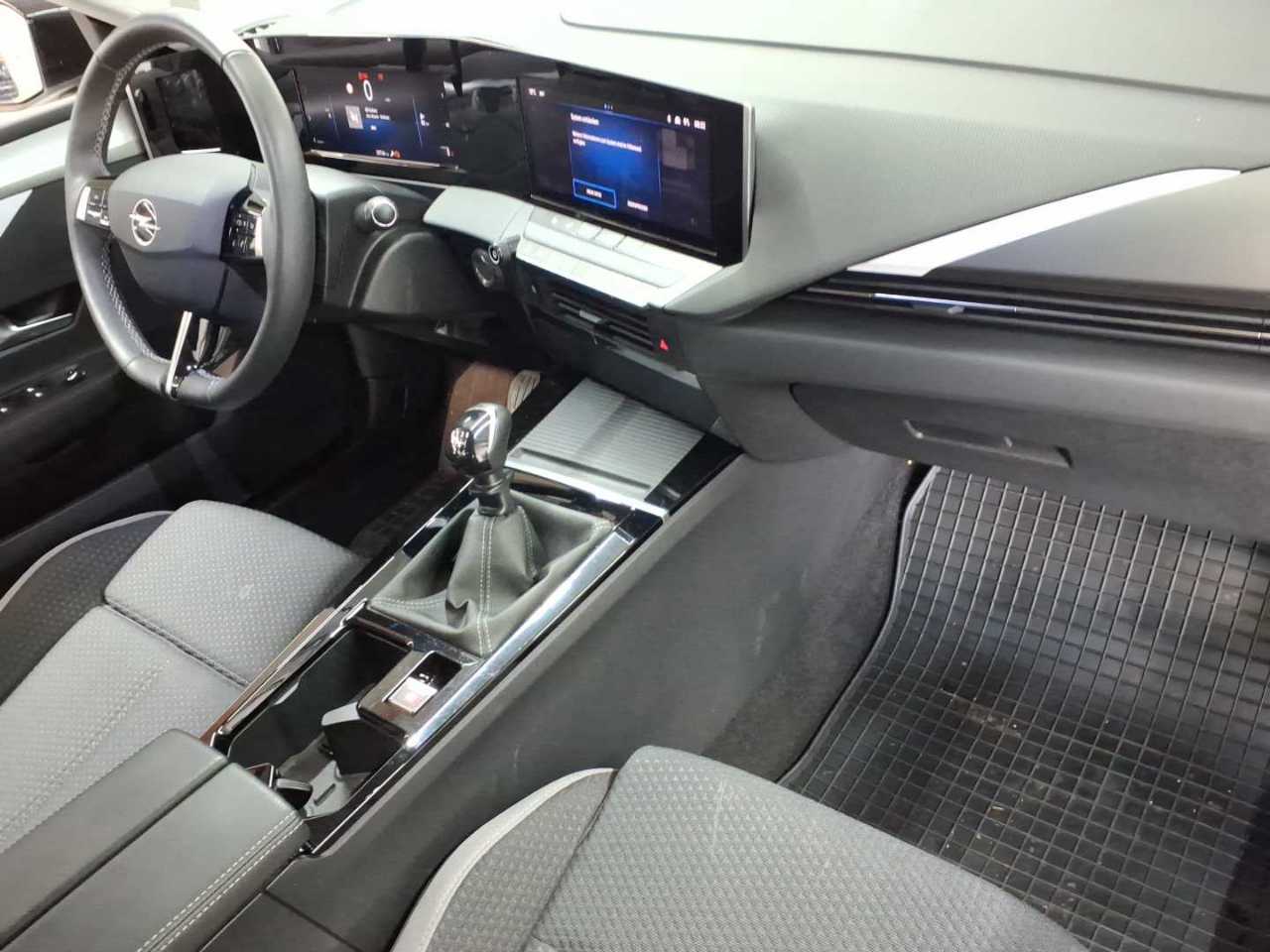 Opel Astra 1.2 Turbo Business Edition 9