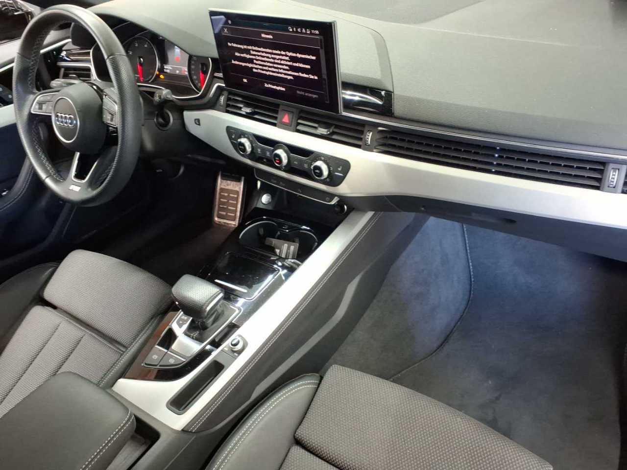 Audi A4 Avant 30 TDI S tronic advanced 9
