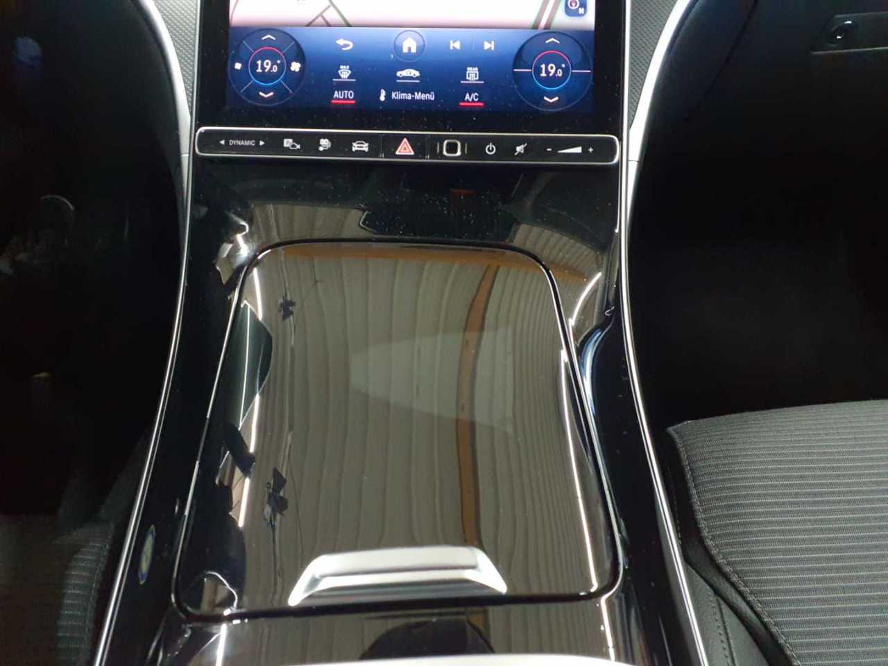 Mercedes-Benz C 300 e T 9G-TRONIC Avantgarde Advanced 10