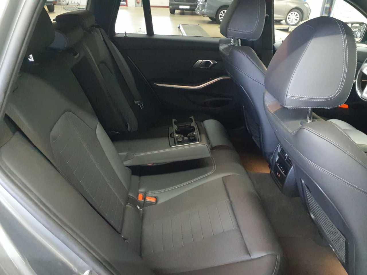 BMW 318d Touring Aut. 13