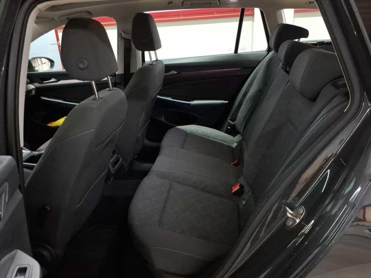 Volkswagen Golf Variant 2.0 TDI SCR DSG Life 13