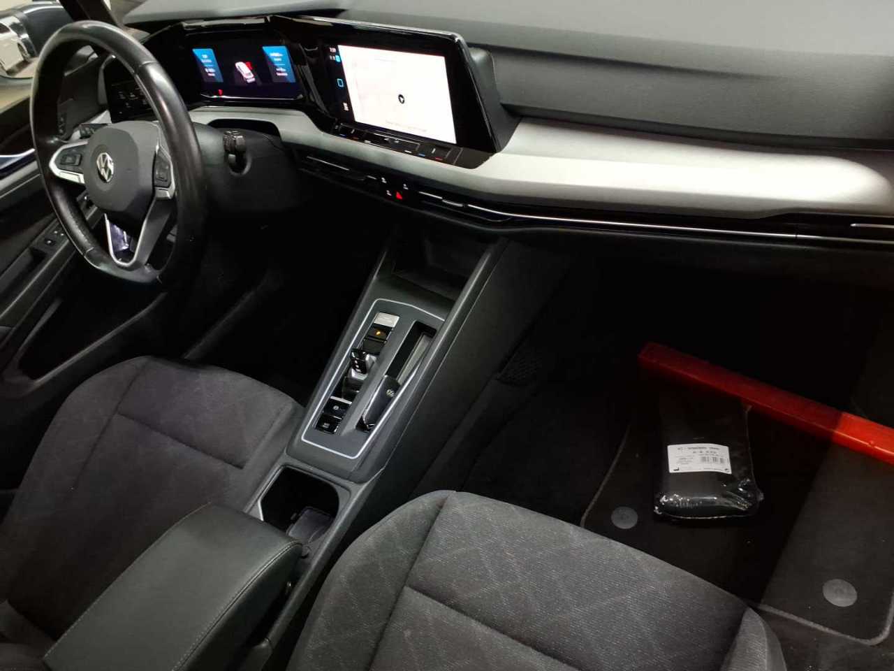 Volkswagen Golf Variant 2.0 TDI SCR DSG Life 9