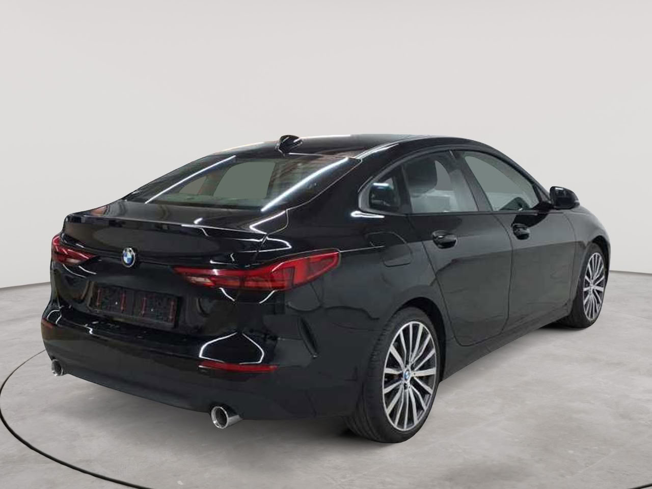 BMW 218d Gran Coupe 4