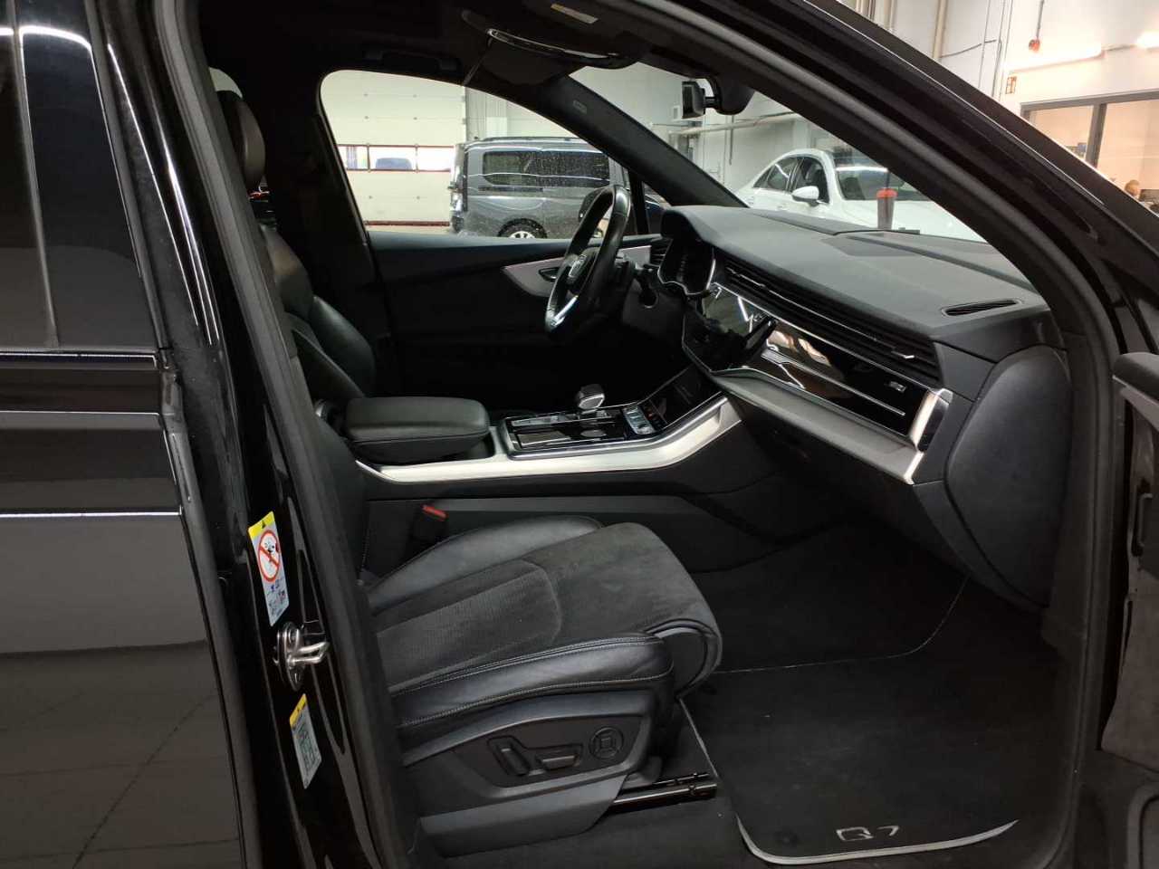 Audi Q7 50 TDI quattro tiptronic S line 8
