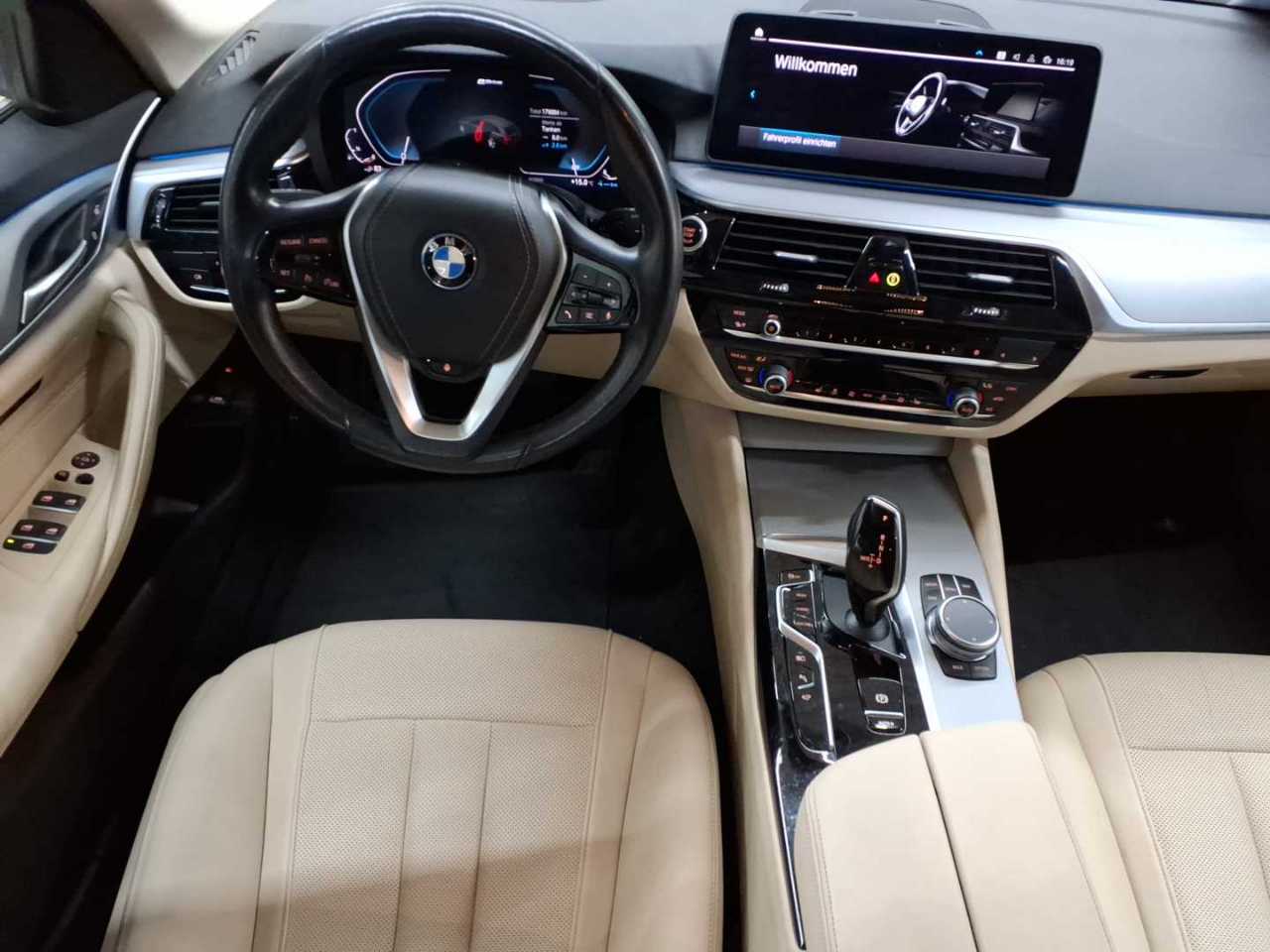 BMW 530e Touring Aut. 10