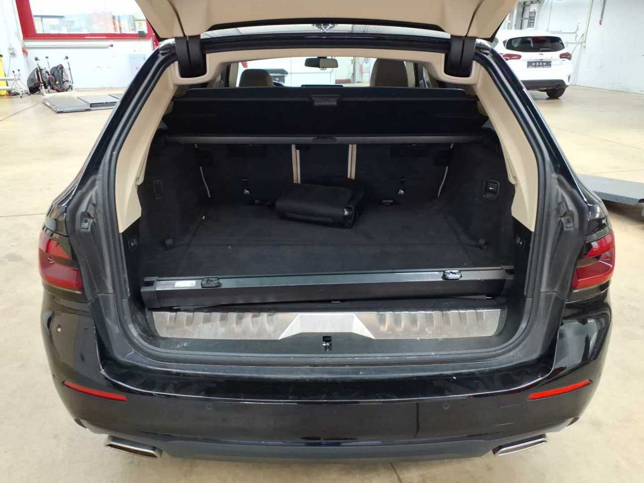 BMW 530e Touring Aut. 15