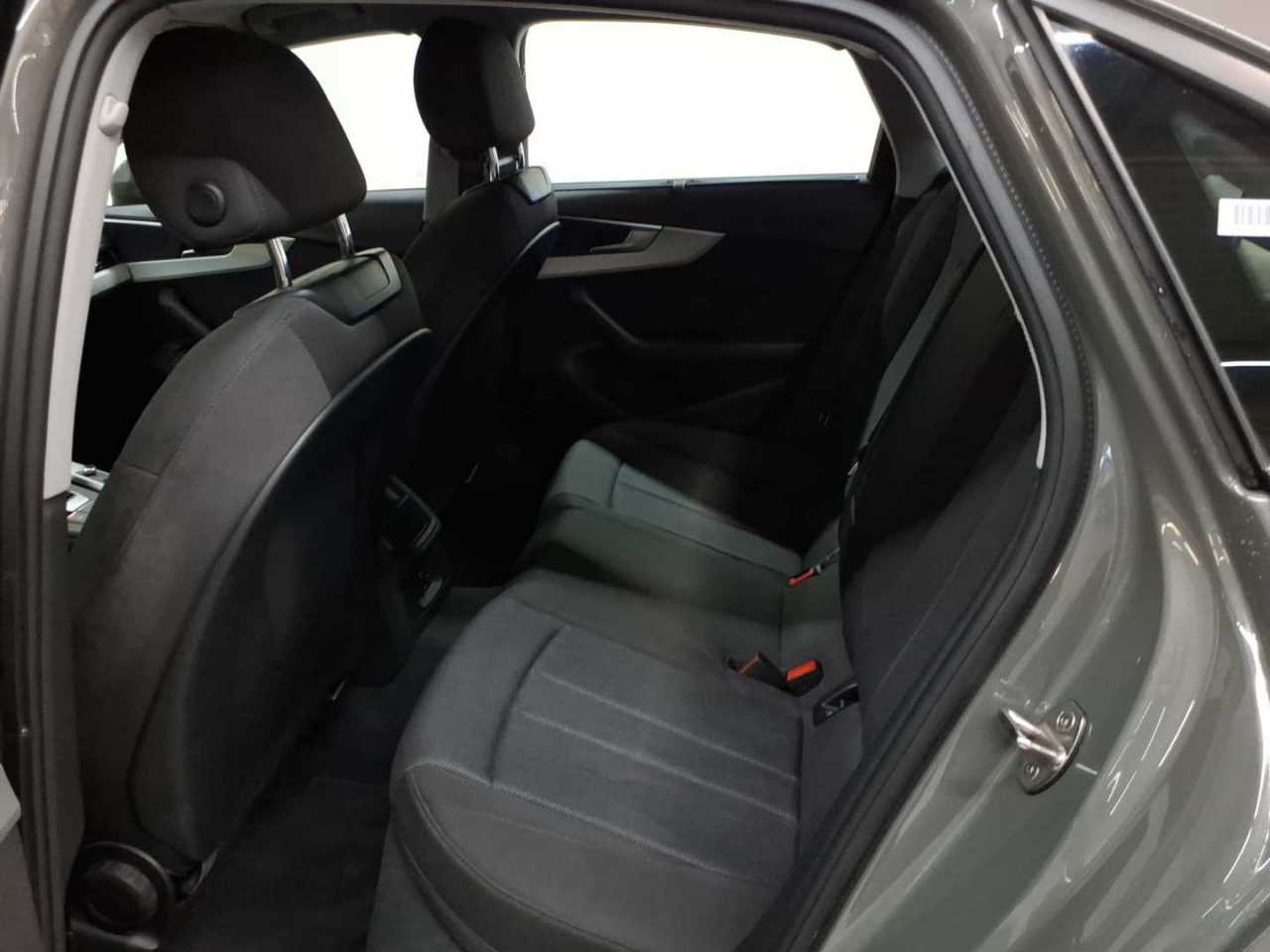 Audi A4 35 TDI S tronic S line 13